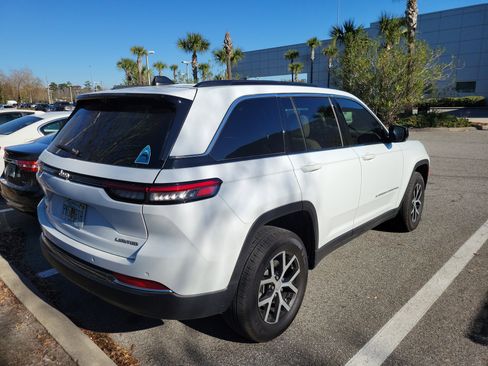 Used 2025 Jeep Grand Cherokee Limited w/ Luxury Tech Group II image 16