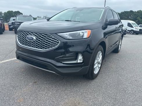 Used 2023 Ford Edge SEL w/ Convenience Package AWD/4WD image 2