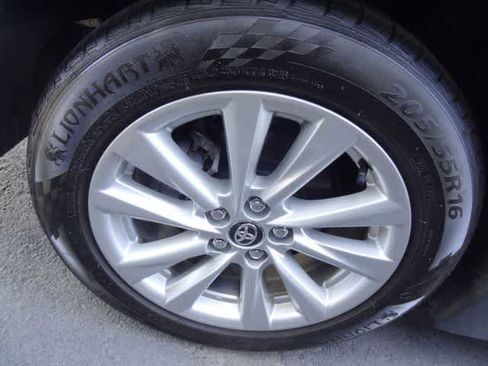 Used 2023 Toyota Corolla LE w/ LE Convenience Package FWD image 13