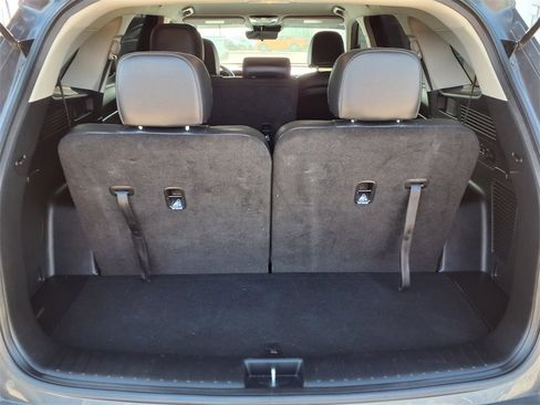 Certified 2025 Kia Sorento S image 10