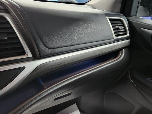 Used 2017 Toyota Highlander Limited image 47