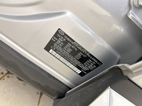 Used 2020 Hyundai Santa Fe SE image 19