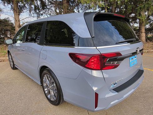Used 2025 Honda Odyssey Touring image 5