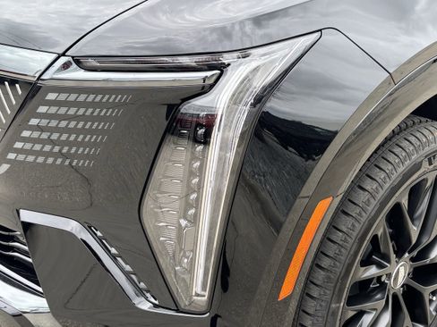 New 2026 Cadillac Escalade IQL Sport 2 AWD/4WD image 9