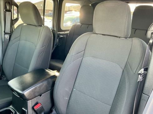Used 2022 Jeep Wrangler Unlimited Sport image 37
