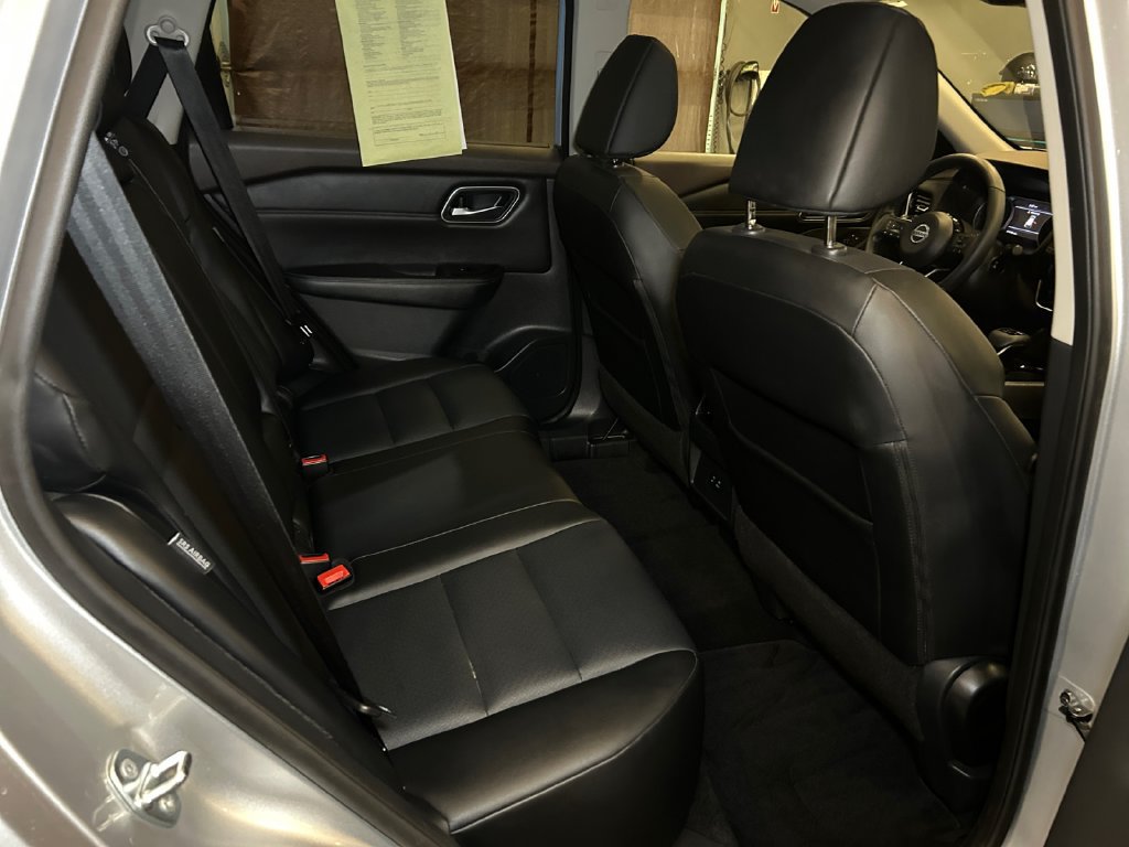 Used 2021 Nissan Rogue SV w/ Premium Package AWD/4WD image 18