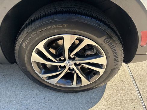 Used 2022 Buick Envision Essence w/ Safety Package image 17