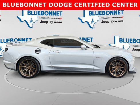 Used 2019 Chevrolet Camaro SS RWD image 4
