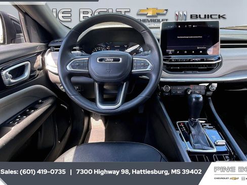 Used 2023 Jeep Compass Limited image 5