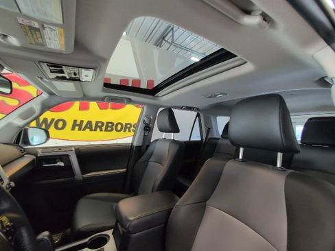 Used 2022 Toyota 4Runner SR5 Premium w/ Moonroof Package AWD/4WD image 12