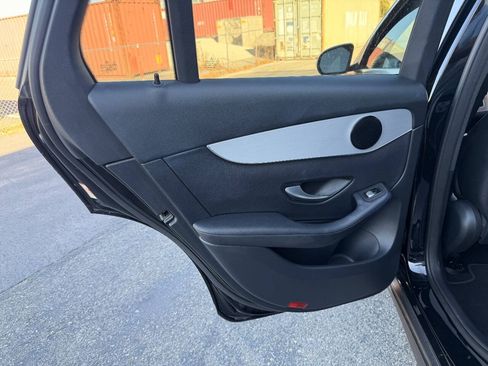 Used 2022 Mercedes-Benz GLC 300 image 24