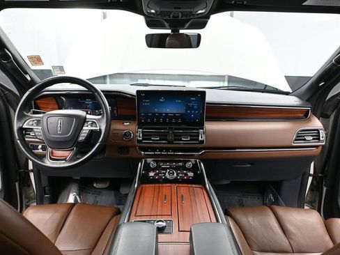 Used 2024 Lincoln Navigator Reserve w/ Equipment Group 201A image 27