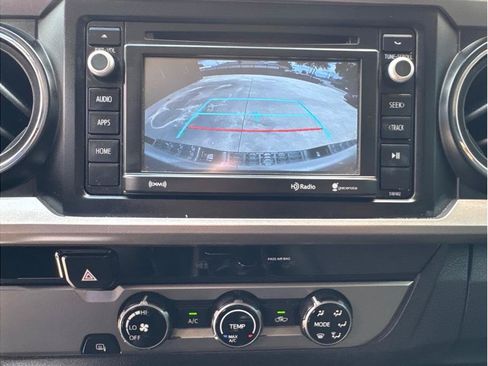 Used 2018 Toyota Tacoma SR5 RWD image 29