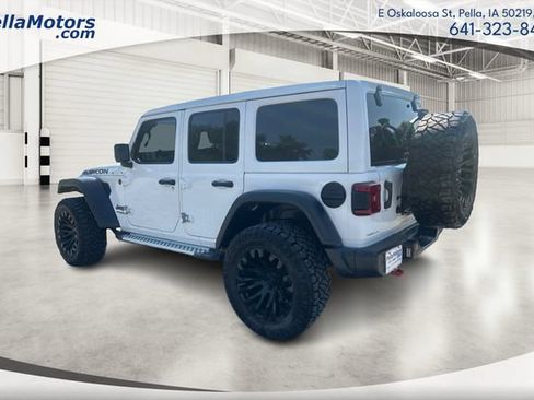 Used 2022 Jeep Wrangler Unlimited Rubicon w/ LED Lighting Group AWD/4WD image 5