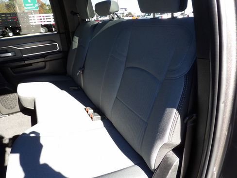 Used 2022 RAM 3500 Big Horn image 17