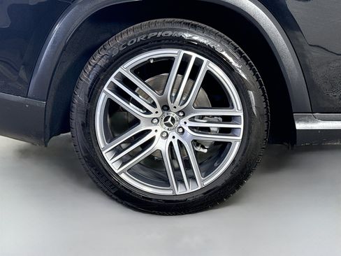 Used 2025 Mercedes-Benz GLS 450 4MATIC image 33