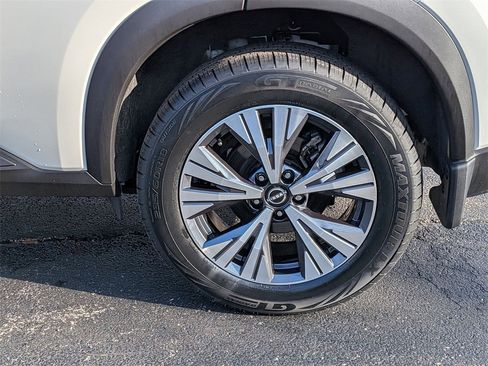 Used 2022 Nissan Rogue SV image 22