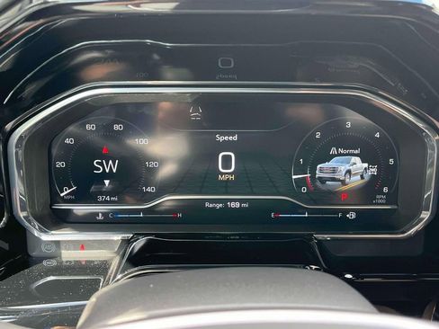 New 2025 GMC Sierra 1500 SLT w/ SLT Convenience Package image 32