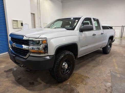 Used 2018 Chevrolet Silverado 1500 W/T w/ Trailering Package AWD/4WD image 1