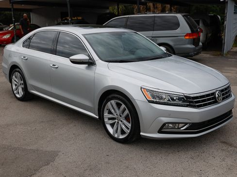 Used 2018 Volkswagen Passat 2.0T SE image 15