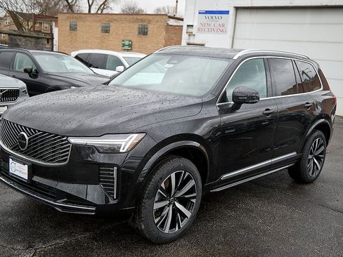 New 2025 Volvo XC90 B6 Core w/ Protection Package Premier image 6