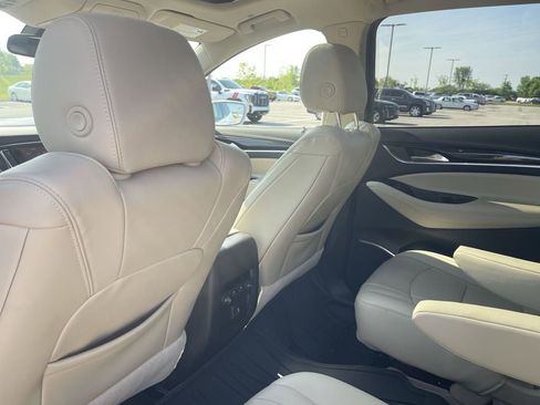 Used 2020 Buick Enclave Essence FWD image 27