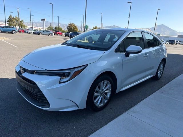 Used 2025 Toyota Corolla LE w/ LE Premium Package AWD/4WD image 3