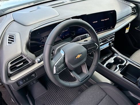 New 2026 Chevrolet Traverse LT w/ Driver Confidence Package image 6