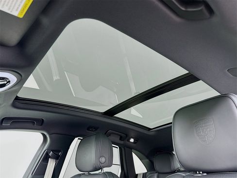 New 2026 Porsche Macan S image 23