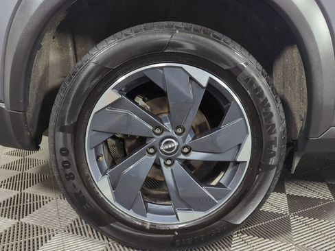 Used 2025 Nissan Rogue SV AWD/4WD image 12