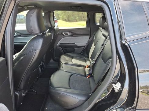 Used 2024 Jeep Compass Latitude AWD/4WD image 10