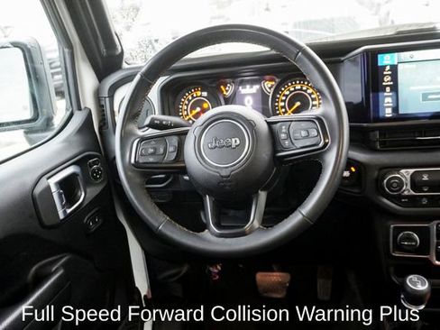 Used 2025 Jeep Gladiator Sport image 8