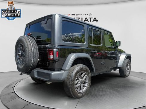 Used 2025 Jeep Wrangler Unlimited Sport AWD/4WD image 5