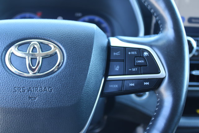 Used 2023 Toyota Highlander Limited FWD image 20