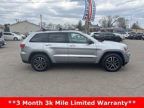 Used 2019 Jeep Grand Cherokee Trailhawk w/ Trailhawk Luxury Group image 2