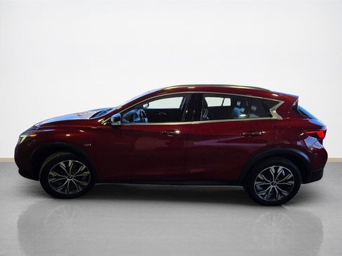 Used 2017 INFINITI QX30 Luxury w/ Cargo Package image 7