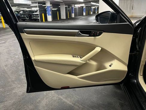 Used 2016 Volkswagen Passat 1.8T SE image 15