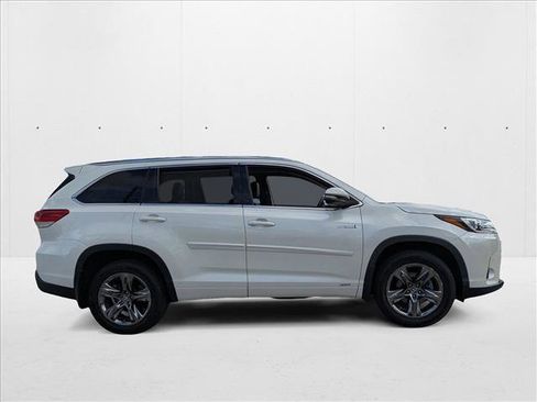 Used 2019 Toyota Highlander Limited Platinum image 4