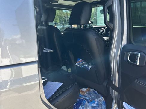 Used 2021 Jeep Gladiator Overland w/ Popular Equipment Package image 21