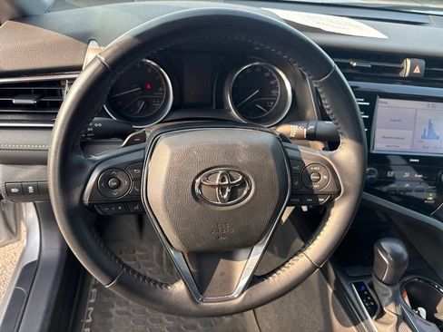 Used 2020 Toyota Camry SE FWD image 12