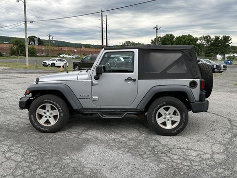 Used 2015 Jeep Wrangler Sport w/ Quick Order Package 24S AWD/4WD image 5