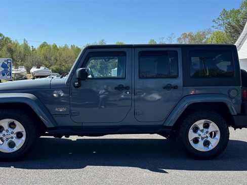Used 2015 Jeep Wrangler Unlimited Sahara image 10