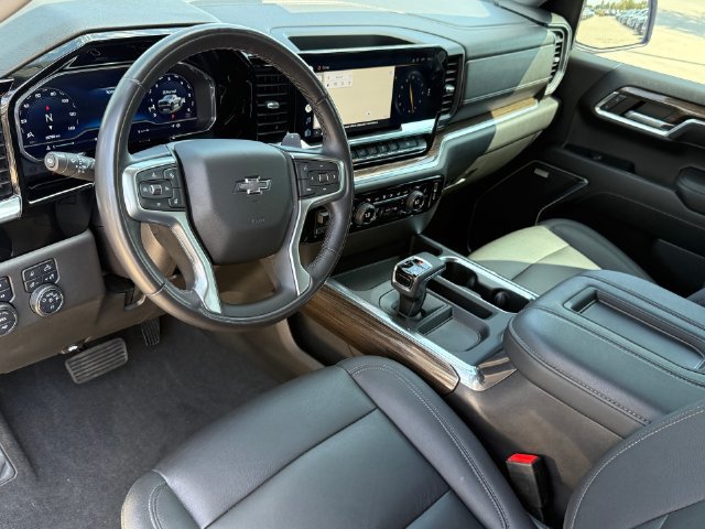Used 2022 Chevrolet Silverado 1500 LT Trail Boss w/ LT Trail Boss Premium Package AWD/4WD image 10
