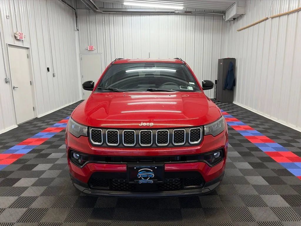 Used 2023 Jeep Compass Latitude w/ Convenience Group AWD/4WD image 9