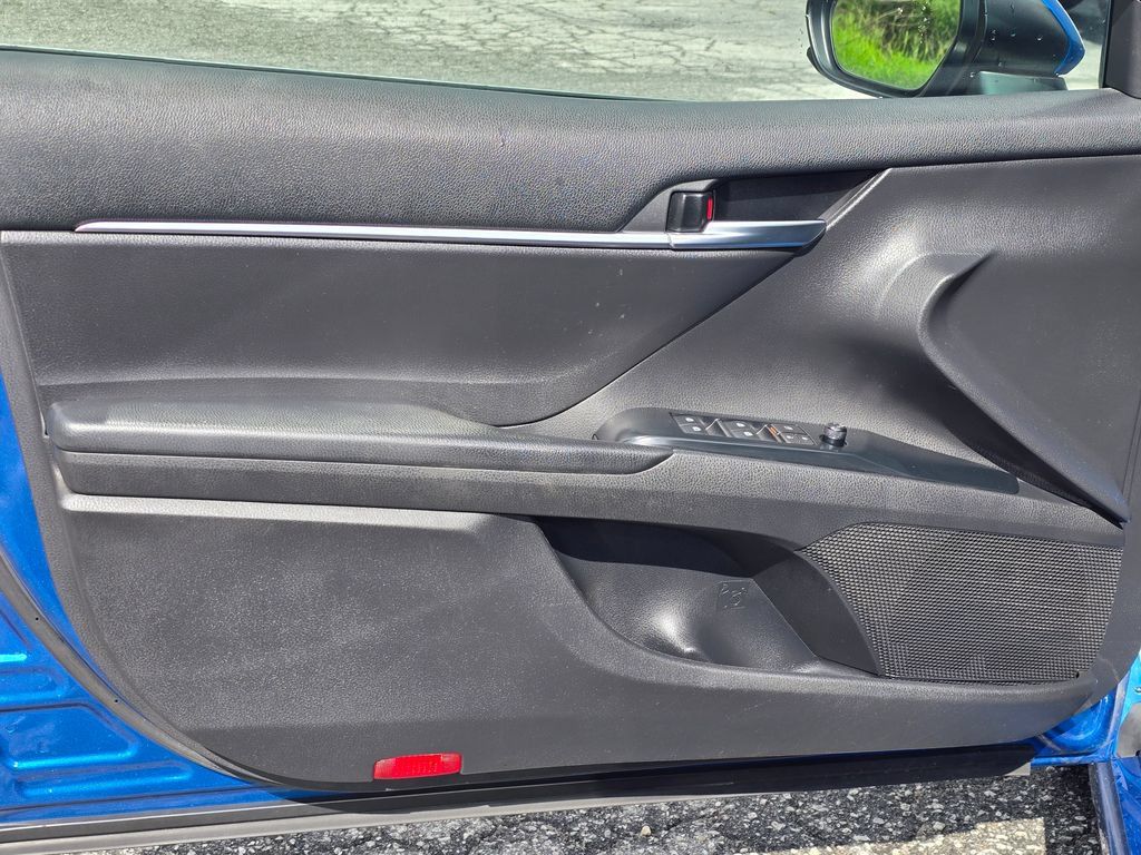 Used 2020 Toyota Camry SE FWD image 45