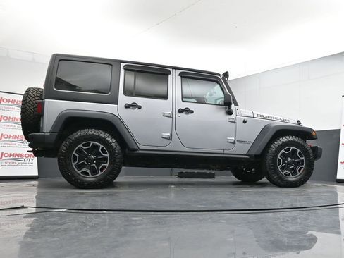 Used 2016 Jeep Wrangler Unlimited Rubicon image 37