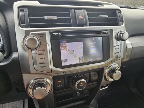 Used 2014 Toyota 4Runner SR5 Premium image 11