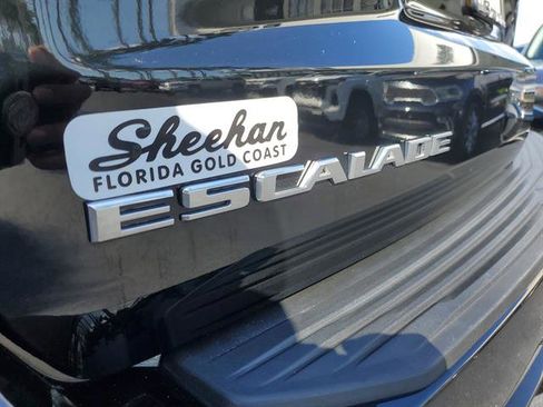 Used 2023 Cadillac Escalade Premium Luxury w/ Performance Package image 40