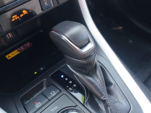 Used 2023 Toyota RAV4 XSE AWD/4WD image 12