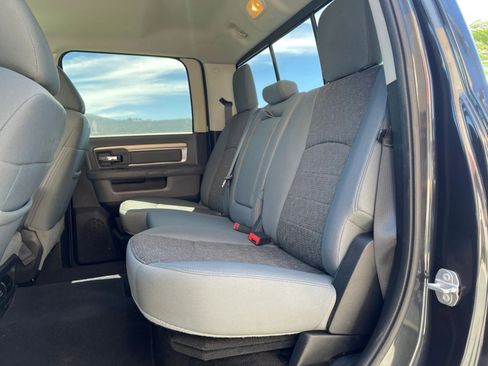 Used 2016 RAM 2500 SLT w/ Luxury Group AWD/4WD image 26